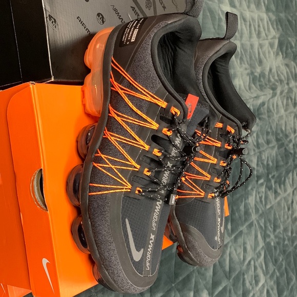 Brand new Nike Vapor Max. Never worn, no box but shoes are new. - Picture 1 of 2